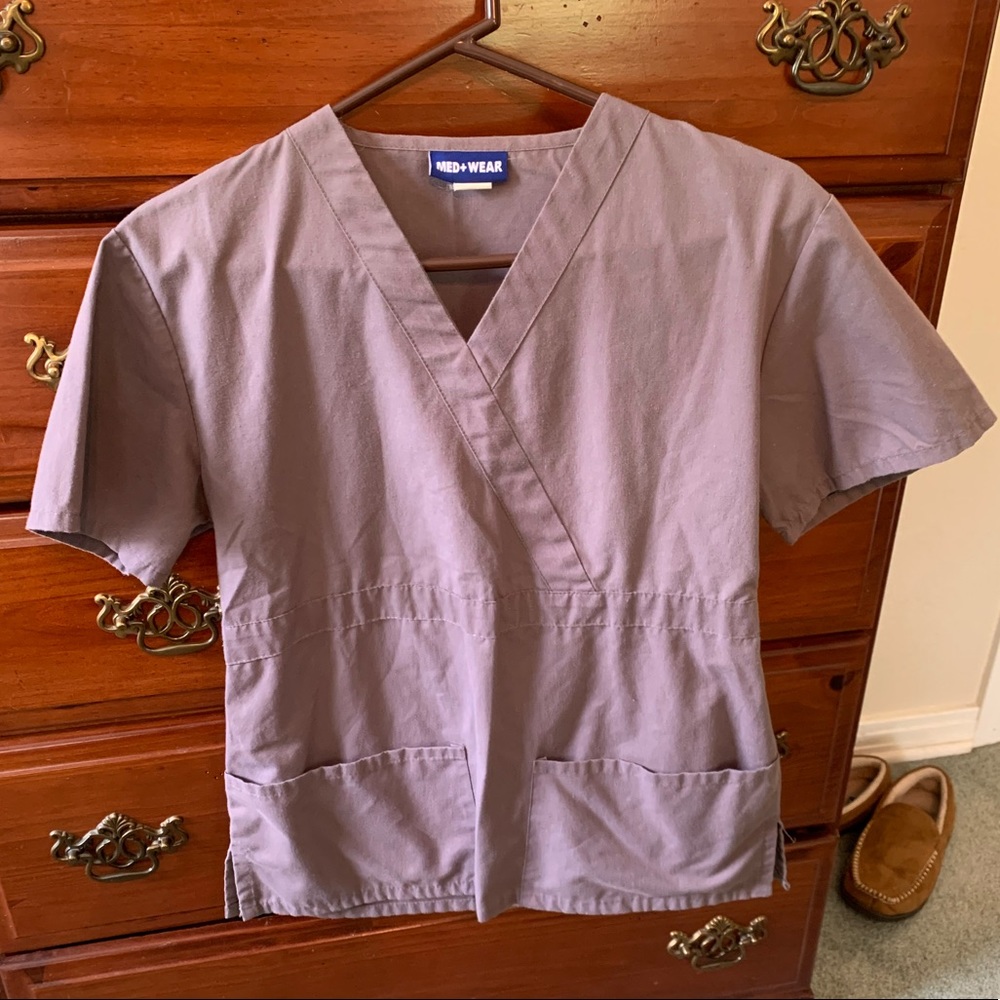 Scrub top